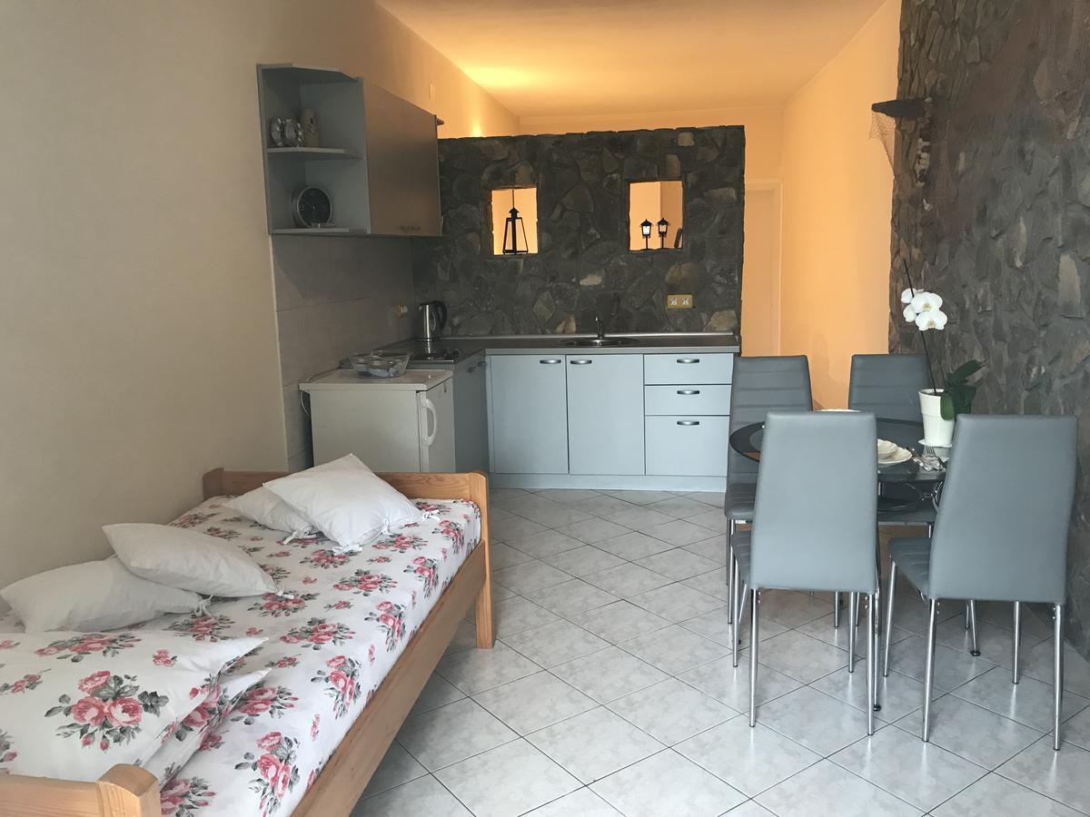 Ivancica Apartments Tisno Esterno foto